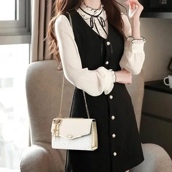 Small Retro Classic Messenger Bag for Women - Shoulder, Crossbody, Clutch Purse - Picture 5 of 7